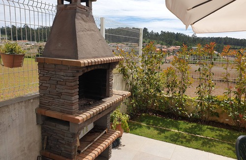Paradela Villa | Cozy country house 10 minutes from the beach, with pool and private garden.