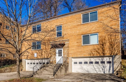 Oakley Apartment | Cozy Cove Oakley 1B/1B Garage Park 10 min to UC