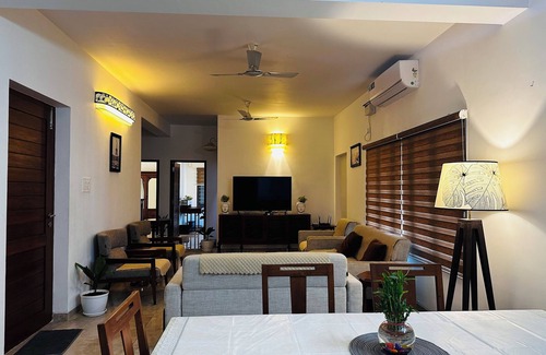 Pondicherry Beach Apartment | Cozy Cove Whitetown | Rock Beach | Puducherry