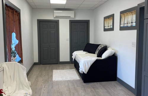 Trevorton Apartment | Cozy creek side studio in serene Trevorton come stay with us