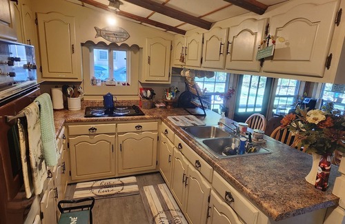 Vonore Cabin | Cozy & Creekside-Rustic Elegance Meets Adventure-Citico Creek