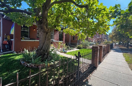 Lincoln Park House | Cozy, custom bungalow in the heart of the Sante Fe Art District!