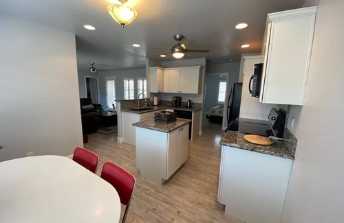 Wellington House | Cozy Desert Creek Bungalow in Smith Valley - OHV Paradise