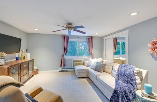 Dix Hills Apartment | Cozy Dix Hills Apt with Deck about 7 Mi to Beach!