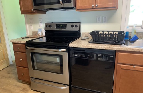 Seneca Falls House | Cozy Dog-friendly Lakefront Vacation Getaway on Cayuga Lake