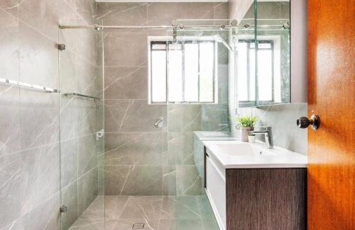Berala House | Cozy Double Room - Mins to Station & Olympic Park - Shared Bathroom