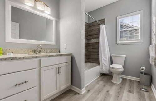 Pine Bluff House | Cozy Downtown 3BR 2Bath remodeled modernized home