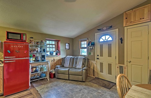 Babb Cabin | Cozy Duck Lake Cabin Near Glacier Nat’l Park!