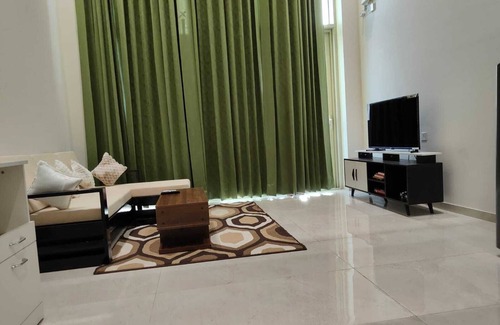 Gurugram Apartment | Cozy Duplex Loft with WiFi and AC in amazing Gurugram