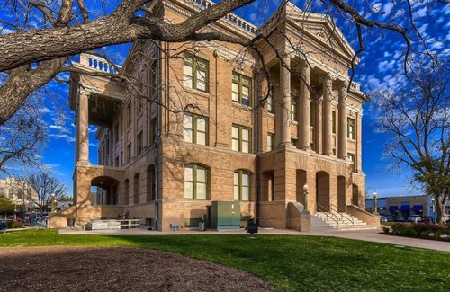 Georgetown House | Cozy, Eclectic, Quiet Studio-Walk to the Square!