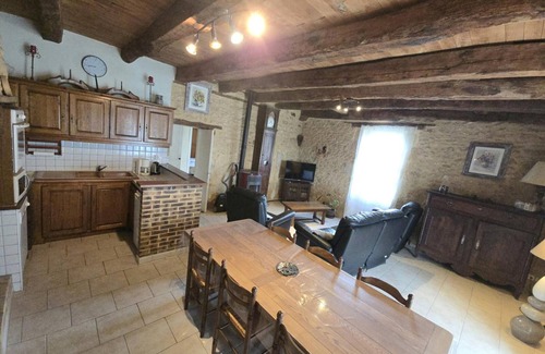 Montferrand-du-Perigord Cottage | Cozy Farmhouse Retreat with Fireplace, Near Historic Sites & Nature Trails
