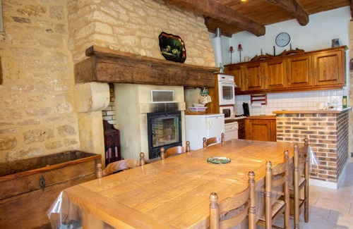 Montferrand-du-Perigord Cottage | Cozy Farmhouse Retreat with Fireplace, Near Historic Sites & Nature Trails