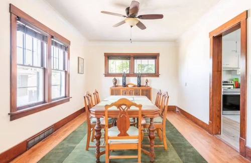 Benson House | Cozy family-friendly Bungalow 4 Bedrms 2 bths Historic Beauty - 3 Mi to Stadium