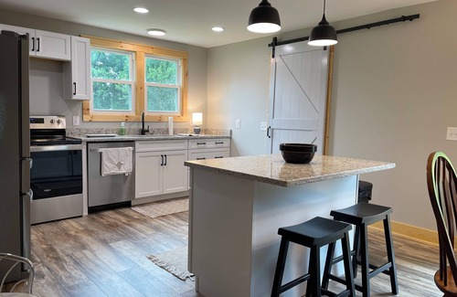 Paris Other | Cozy farmhouse family friendly with fire pit and grill, within hour to Keeneland