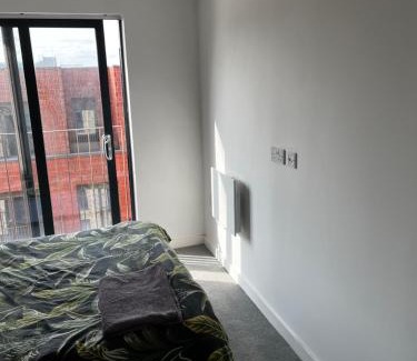 Salford House | Cozy flat Near Manchester - Private double room with WiFi