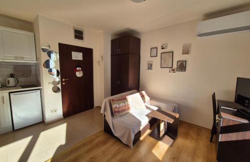 Shiligarnika Apartment | Cozy forest view studio