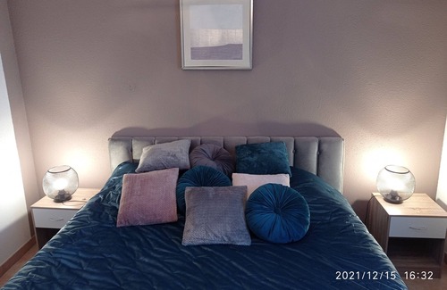 Volonne Apartment | Cozy Appart