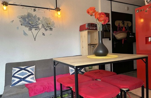 Saint-Pierre-la-Mer Apartment | Cozy 1BR Apt with Balcony & Parking - 800m from Beach - Pet Friendly