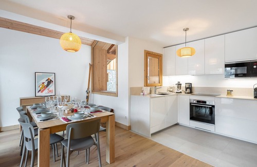 Le Bettaix Apartment | Cozy Apartment Near Ski Lifts, New Residence, Garage, Sleeps 8