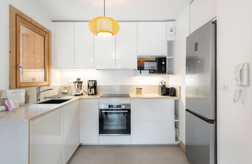 Le Bettaix Apartment | Cozy Apartment Near Ski Lifts, New Residence, Garage, Sleeps 8