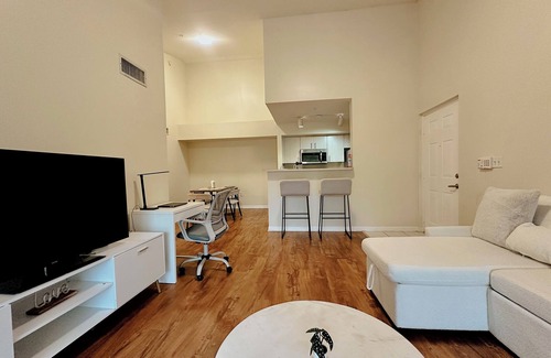 Pembroke Pines Apartment | Cozy Full 1B/1B Apt - A/C - Kitchen - Laundry - Parking for 1 car