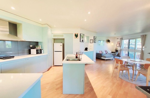 Coffs Harbour Apartment | Cozy Garden 2BR in CBD