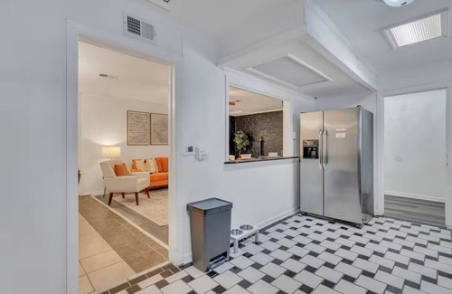 Midtown House | Cozy, Group and Family-Friendly 4-bedroom house in Savannah