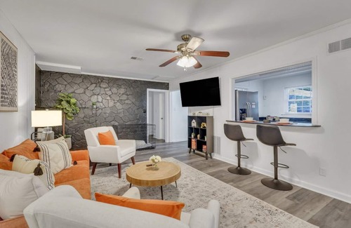 Midtown House | Cozy, Group and Family-Friendly 4-bedroom house in Savannah