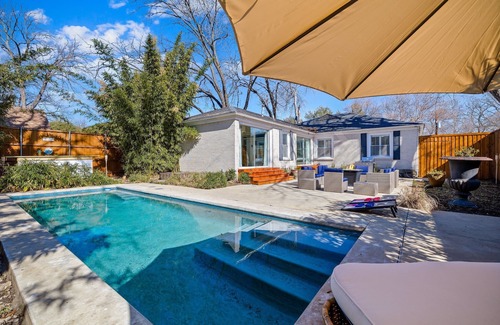 Dallas House | Cozy Group Friendly Oasis-Perfect for Celebrations