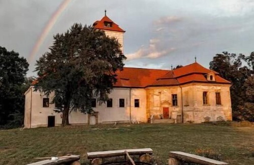 Neratovice House | Cozy guest house near Chateau