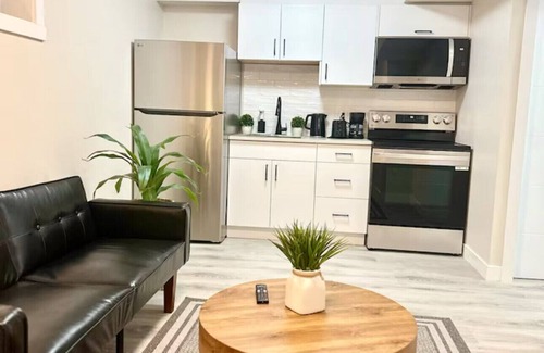 Regina Apartment | Cozy guest house in The Greens, Regina.nNewly finished 1-bed basement Suite.
