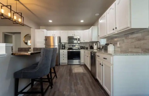 Dubuque House | Cozy Guest House Welcomes You
