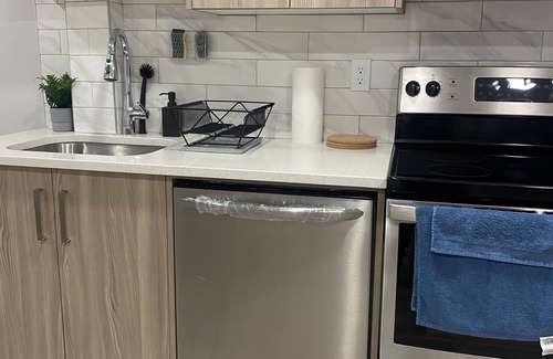 Northwest Calgary Apartment | Cozy Guest Suite W/Free parking