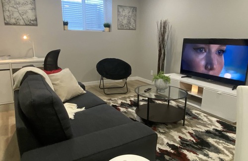 Northwest Calgary Apartment | Cozy Guest Suite W/Free parking