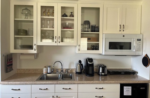 Bicknell House | Cozy guesthouse w/hot tub access, near Capitol Reef N.P. Pet friendly!