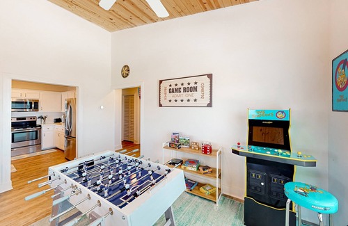 Cape San Blas House | Cozy Gulf-View Beach House w/Foosball, Patio, AC & Washer/Dryer – Pets Welcome!
