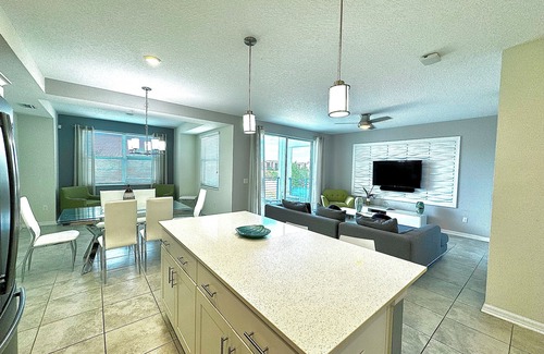 Kissimmee Apartment | Cozy Haven 2/BR 2/BA stylist Apartment close to Disney World