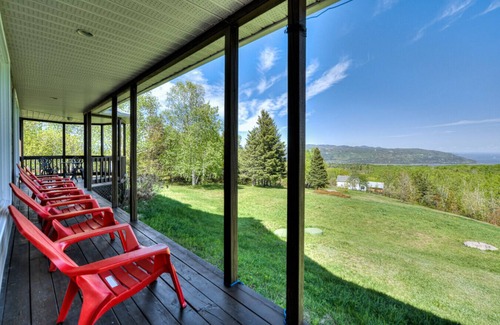 Baie-St-Paul House | Cozy Haven w/Spa & Stunning Views
