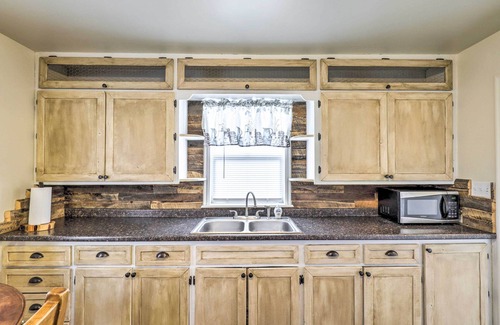 Price House | Cozy Helper Home w/Fenced Yard, Pets Welcome
