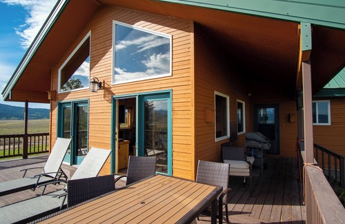 Island Park Cabin | Cozy Henrys Lake Escape - 20 Miles to Yellowstone!