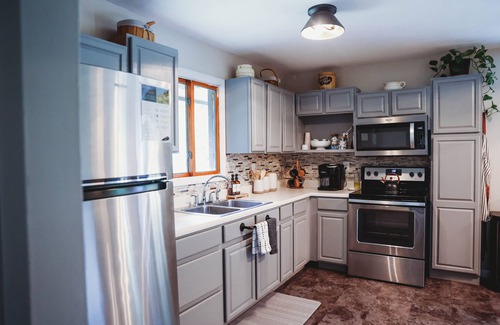 Carbon Hill Cabin | Cozy Hocking Hills Cabin to Relax in the Hot Tub, enjoy ATV riding & Hiking!
