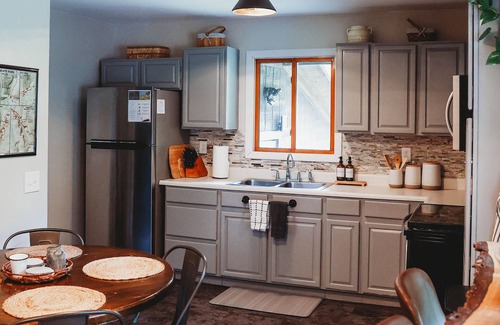 Carbon Hill Cabin | Cozy Hocking Hills Cabin to Relax in the Hot Tub, enjoy ATV riding & Hiking!