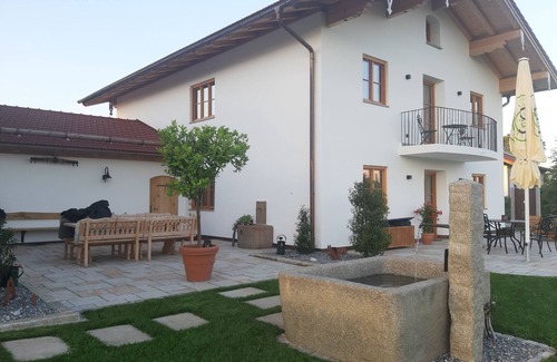 Pittenhart Apartment | Cozy holiday chalet with top facilities - Hausen on the ground floor - near Chiemsee