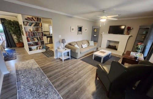 Fredericksburg House | Cozy Home close to Downtown; I-95