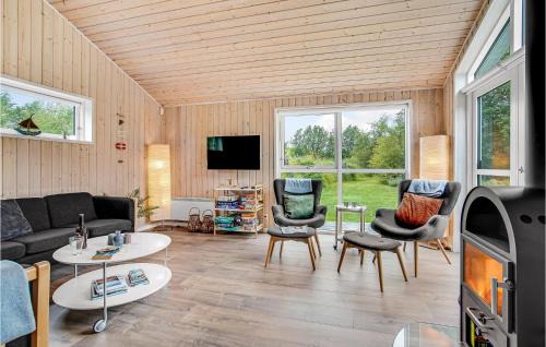 Aalbaek House | Cozy Home In Ålbæk With Kitchen