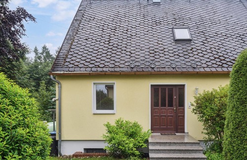 Bad Brambach House | Cozy home in Bad Brambach with sauna