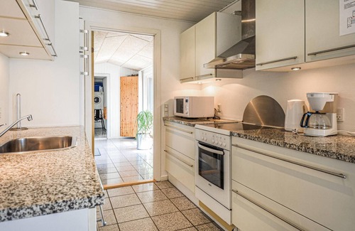 Øer Strand House | Cozy home in Ebeltoft with sauna