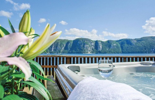 Farsund House | Cozy home in Farsund with sauna