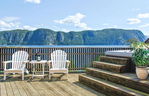 Farsund House | Cozy home in Farsund with sauna