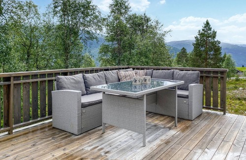 Hornindal House | Cozy home in Hornindal with sauna